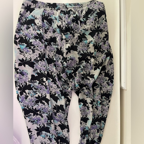 ASTR the Label Floral Print Ankle Tie Pants | Size Small - Picture 3 of 6